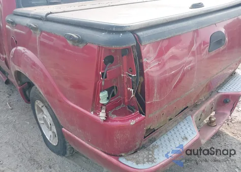 2004 Ford Explorer Sport Trac Adrenalin/Xls/Xlt z USA, uszkodzony, nr VIN 1FMZU77K84UA27260